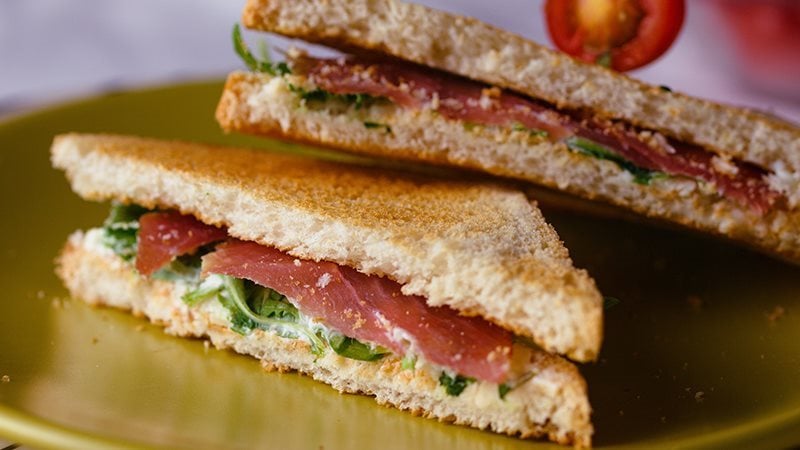 Tramezzini culatello cicorino e noci-1